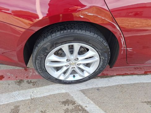 Used 2017 Chevrolet Malibu LT image 11