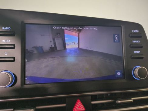 Used 2022 Hyundai Elantra SEL FWD image 22
