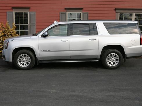 Used 2019 GMC Yukon XL SLT w/ Open Road Package image 4