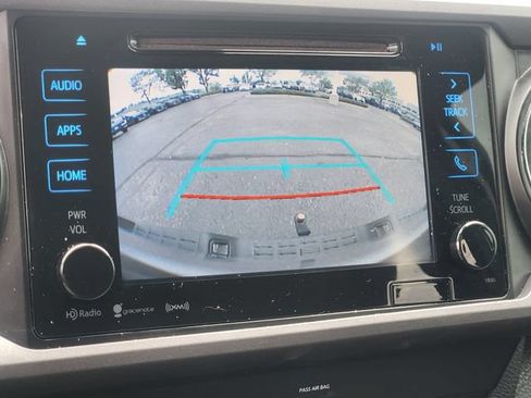 Used 2019 Toyota Tacoma TRD Off-Road AWD/4WD image 18