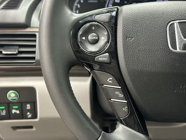 Used 2017 Honda Accord Touring image 17