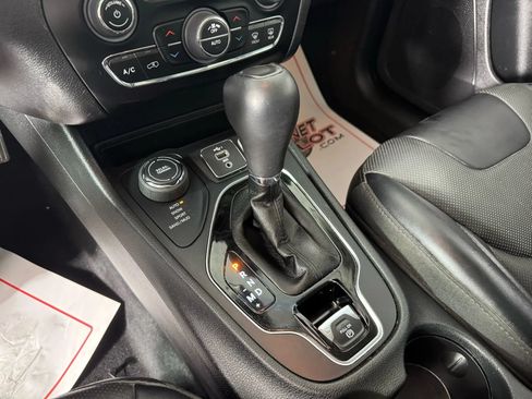 Used 2023 Jeep Cherokee Altitude Lux w/ Lux Elite Package AWD/4WD image 21