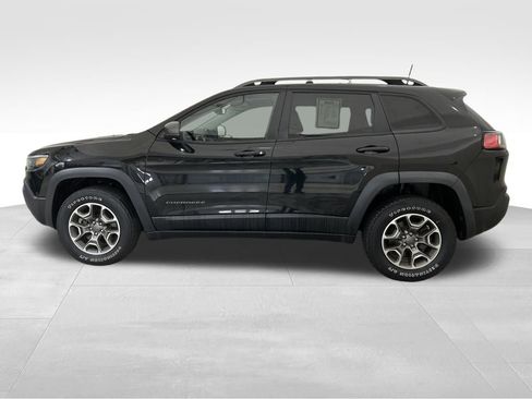 Used 2020 Jeep Cherokee Trailhawk image 2