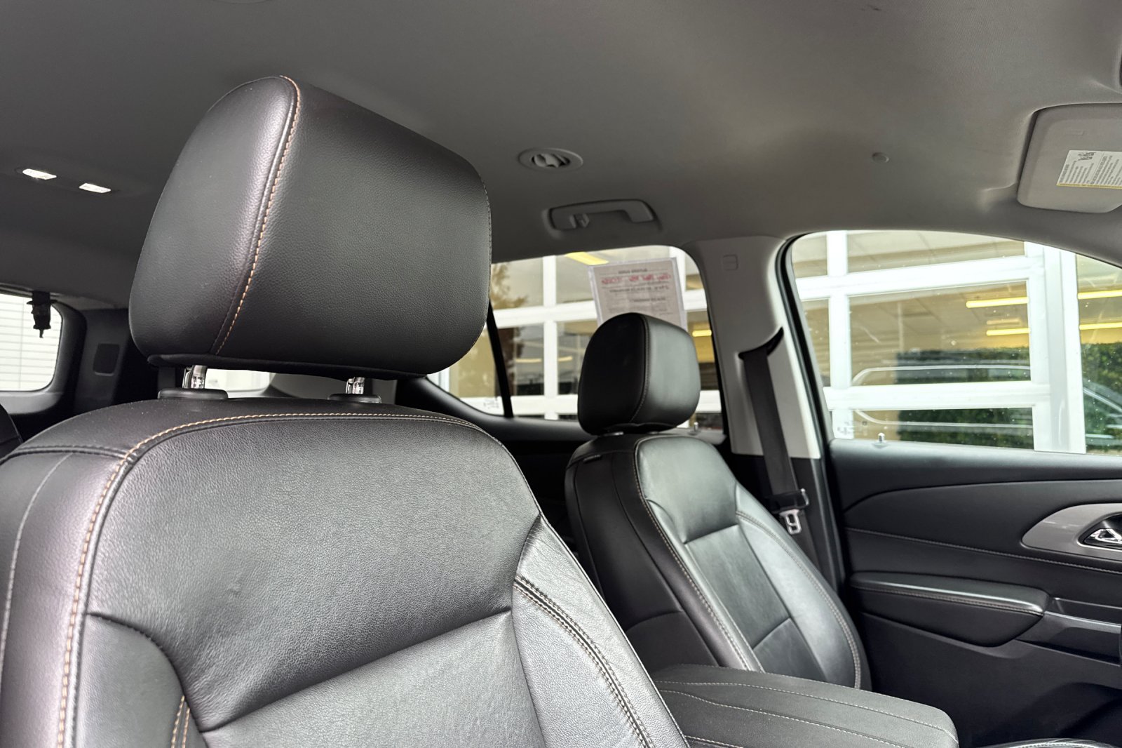 Used 2020 Chevrolet Traverse LT w/ LT Premium Package AWD/4WD image 18
