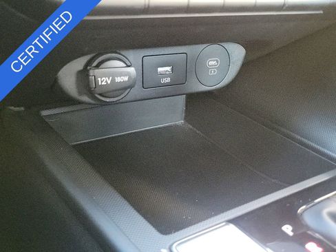 Used 2024 Hyundai Elantra SE image 27