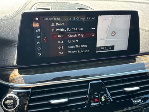Used 2018 BMW 530i xDrive AWD/4WD image 15