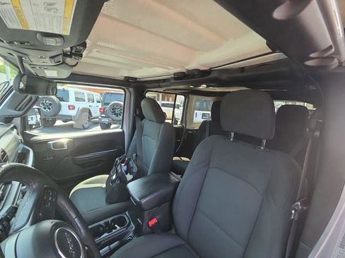 Used 2019 Jeep Wrangler Unlimited Sport S image 18