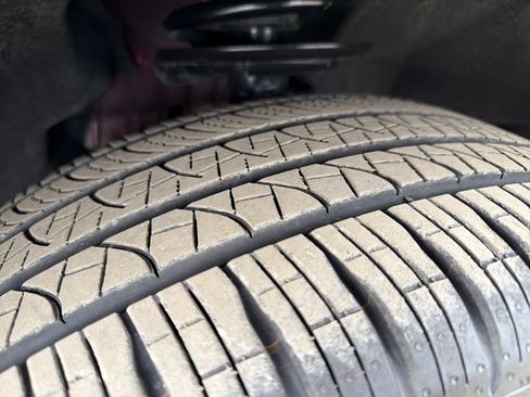 Used 2025 Ford Explorer Platinum w/ Ultimate Package image 39