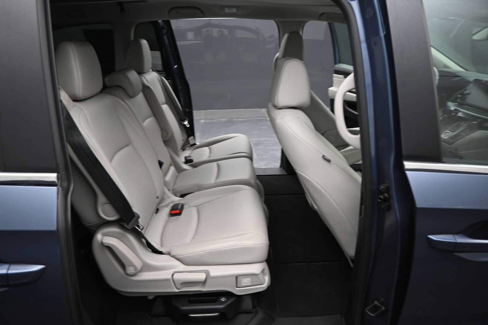 Used 2025 Honda Odyssey EX-L image 16