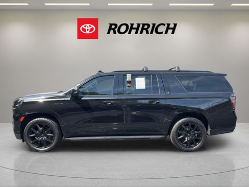 Used 2024 Chevrolet Suburban RST w/ Luxury Package AWD/4WD image 9