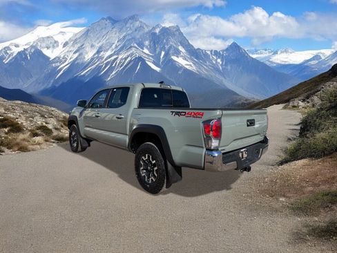 Certified 2023 Toyota Tacoma TRD Off-Road image 3