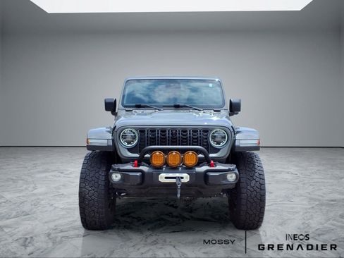 Used 2021 Jeep Gladiator Rubicon AWD/4WD image 3