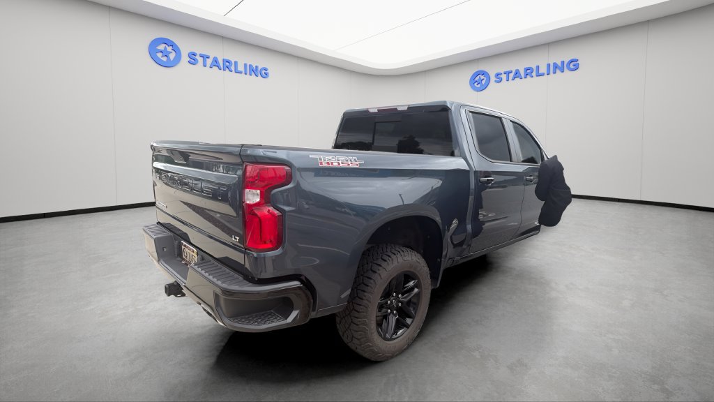 Used 2021 Chevrolet Silverado 1500 LT Trail Boss w/ Convenience Package II AWD/4WD image 3