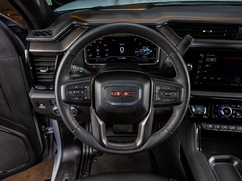 Used 2025 GMC Sierra 2500 AT4 w/ Technology Package image 19