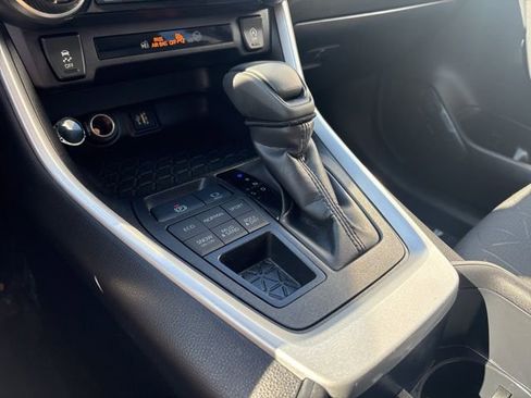 Used 2025 Toyota RAV4 XLE image 20
