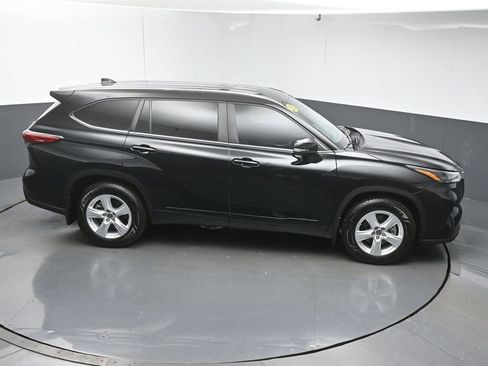 Used 2023 Toyota Highlander LE image 48