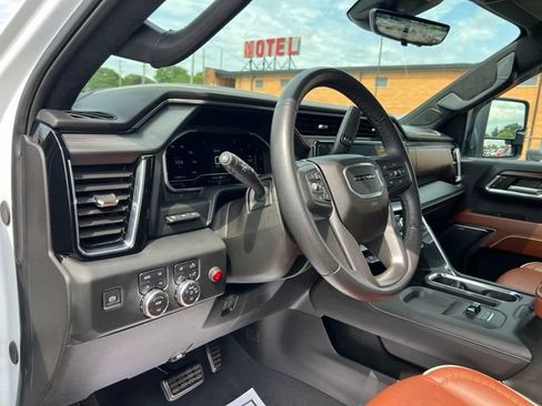 Used 2024 GMC Sierra 3500 Denali Ultimate AWD/4WD image 7
