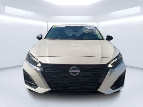 Used 2025 Nissan Altima 2.5 SV image 8