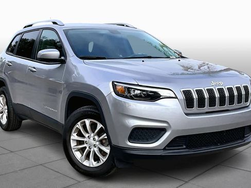 Used 2020 Jeep Cherokee Latitude image 3