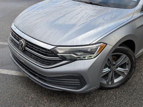 Used 2024 Volkswagen Jetta SE image 13