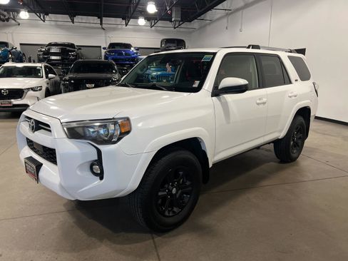 Used 2022 Toyota 4Runner SR5 AWD/4WD image 7
