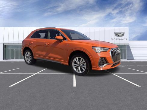 Used 2025 Audi Q3 2.0T Premium AWD/4WD image 2