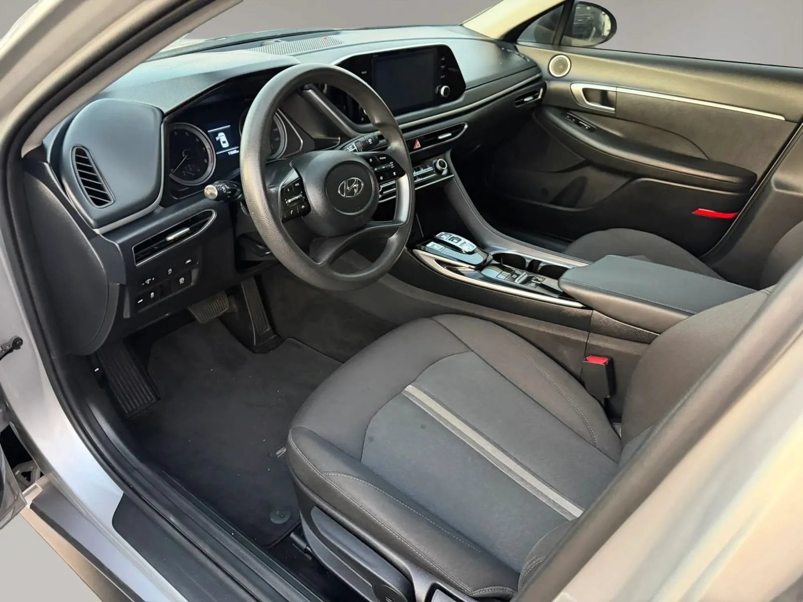 Used 2020 Hyundai Sonata SE w/ Cargo Package FWD image 16
