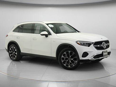 Certified 2025 Mercedes-Benz GLC 350e 4MATIC image 32