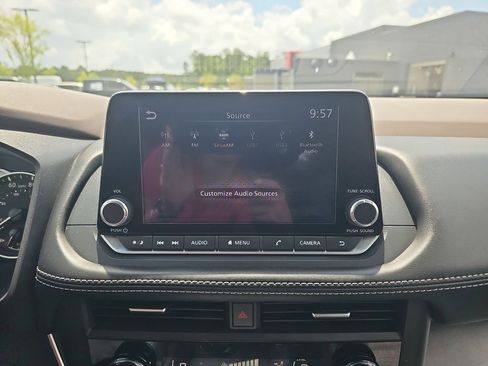 Used 2023 Nissan Rogue SV FWD image 25