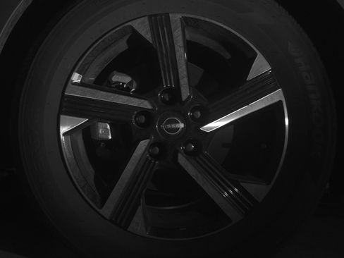 Used 2025 Nissan Sentra SV image 12