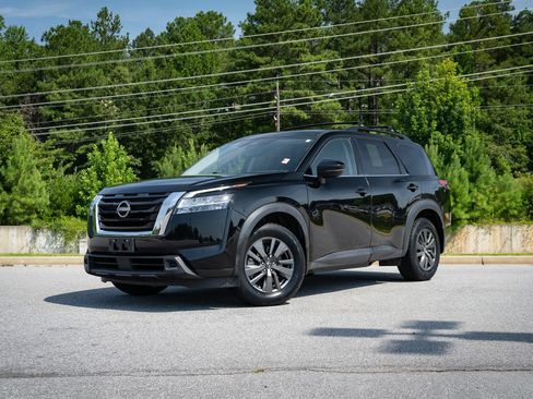 Used 2022 Nissan Pathfinder SV FWD image 1