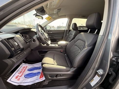 Certified 2022 Nissan Pathfinder SV w/ SV Black Package image 14