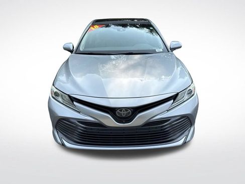 Used 2018 Toyota Camry XLE w/ Audio Package FWD image 2