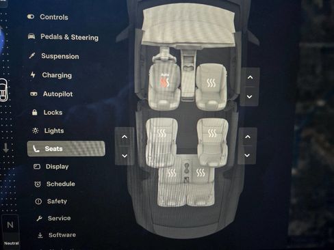 Used 2022 Tesla Model X image 34