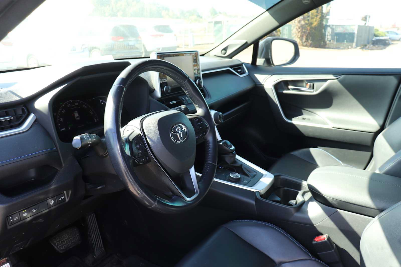 Used 2019 Toyota RAV4 XSE AWD/4WD image 10