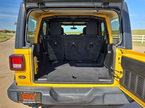 Used 2021 Jeep Wrangler Unlimited Sport AWD/4WD image 12