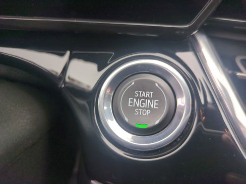 Used 2024 Chevrolet Trax RS FWD image 19