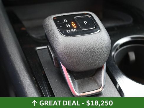 Used 2024 Nissan Rogue S image 42