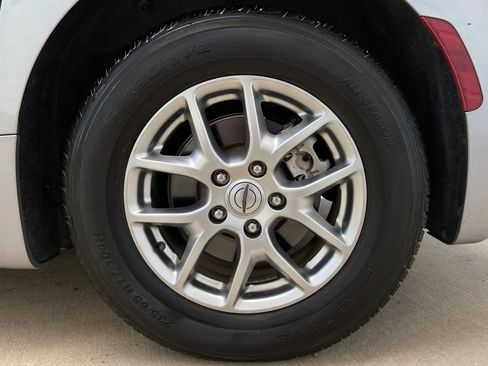 Used 2021 Chrysler Pacifica Touring image 8