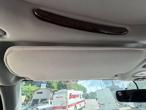 Used 2015 Chevrolet Express 2500 RWD image 59