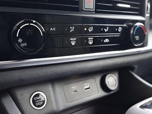 Used 2021 Nissan Rogue S image 22