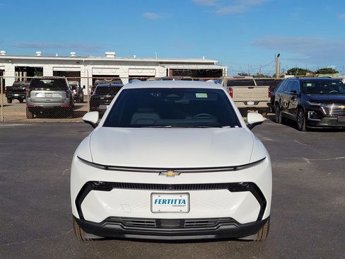 New 2026 Chevrolet Equinox EV LT image 29