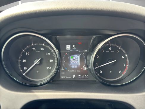 Used 2018 Land Rover Discovery Sport HSE image 18