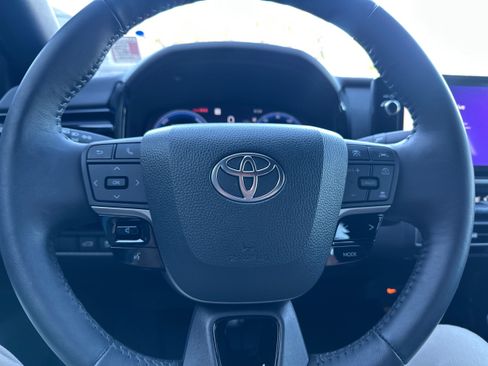 Used 2025 Toyota Camry XSE w/ Premium Package AWD/4WD image 18