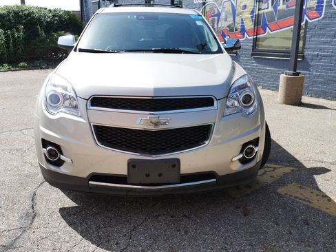 Used 2014 Chevrolet Equinox LTZ FWD image 2
