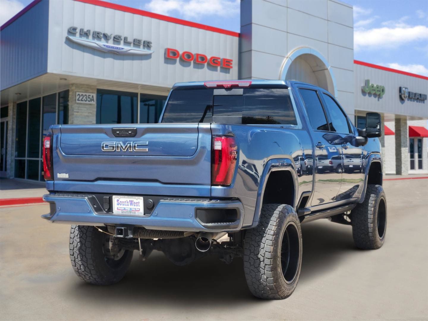 Used 2025 GMC Sierra 2500 Denali Ultimate AWD/4WD image 5