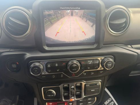 Used 2019 Jeep Wrangler Unlimited Rubicon AWD/4WD image 18