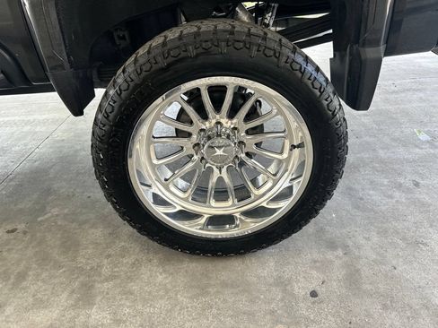 Used 2020 GMC Sierra 2500 Denali w/ Denali Ultimate Package AWD/4WD image 21