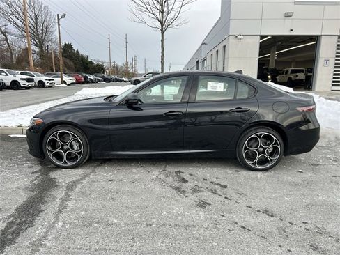 New 2025 Alfa Romeo Giulia w/ Driving Assist Package image 5