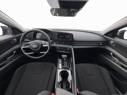 New 2026 Hyundai Elantra Hybrid FWD image 13
